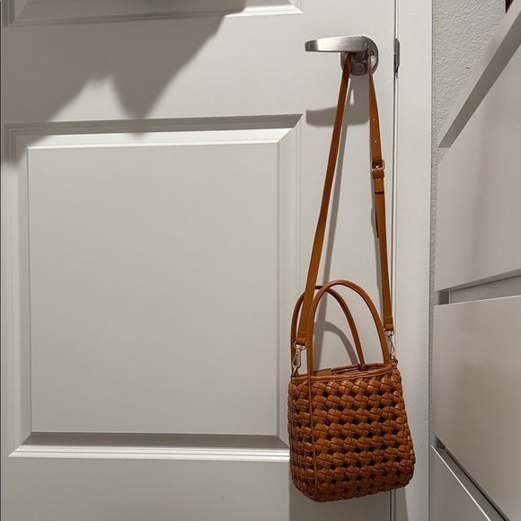 Anthropologie Tan Woven bucket Bag - Picture 2 of 3